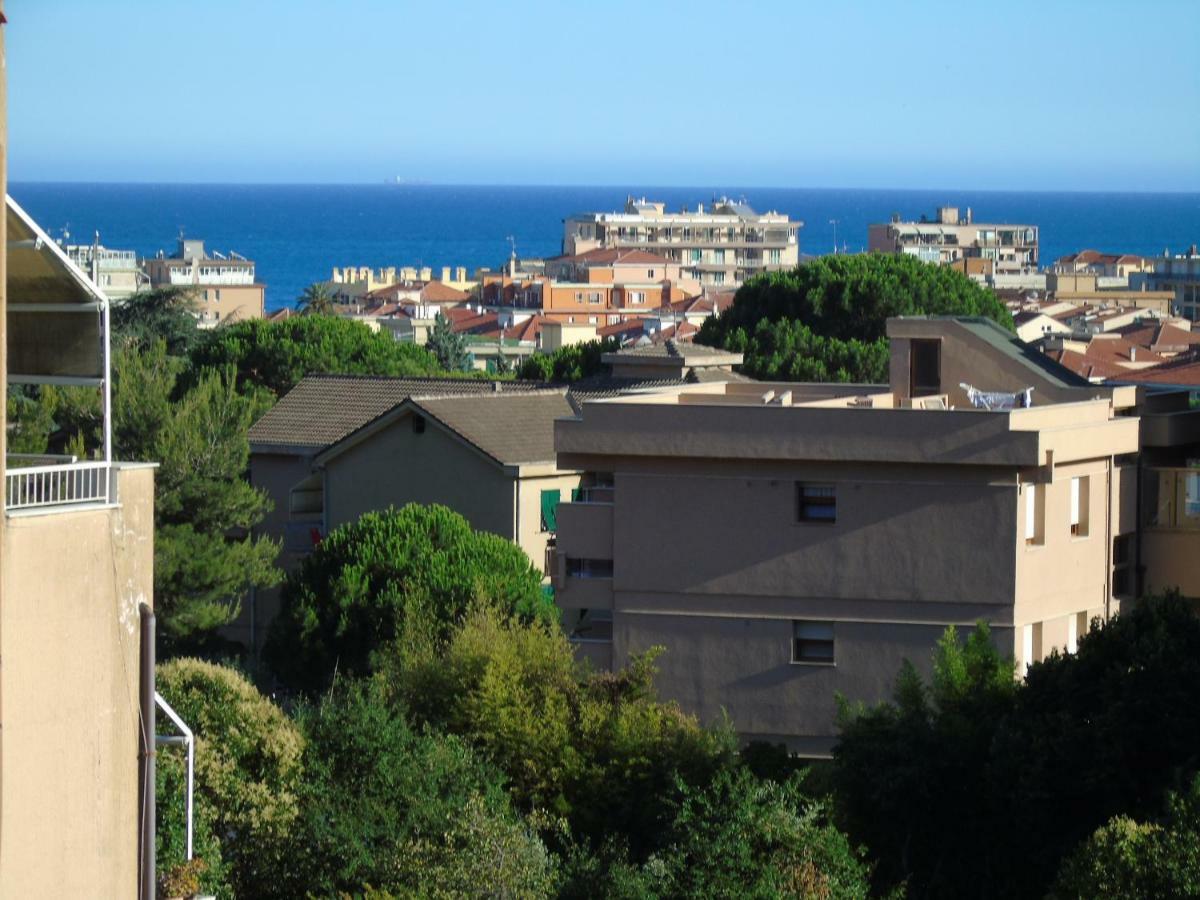 Apartment Aurora & Nicole Ideal Per Biker Con Terazza Vista Mare Parcheggio E Wi-Fi Gratuiti Pietra Ligure Exterior foto